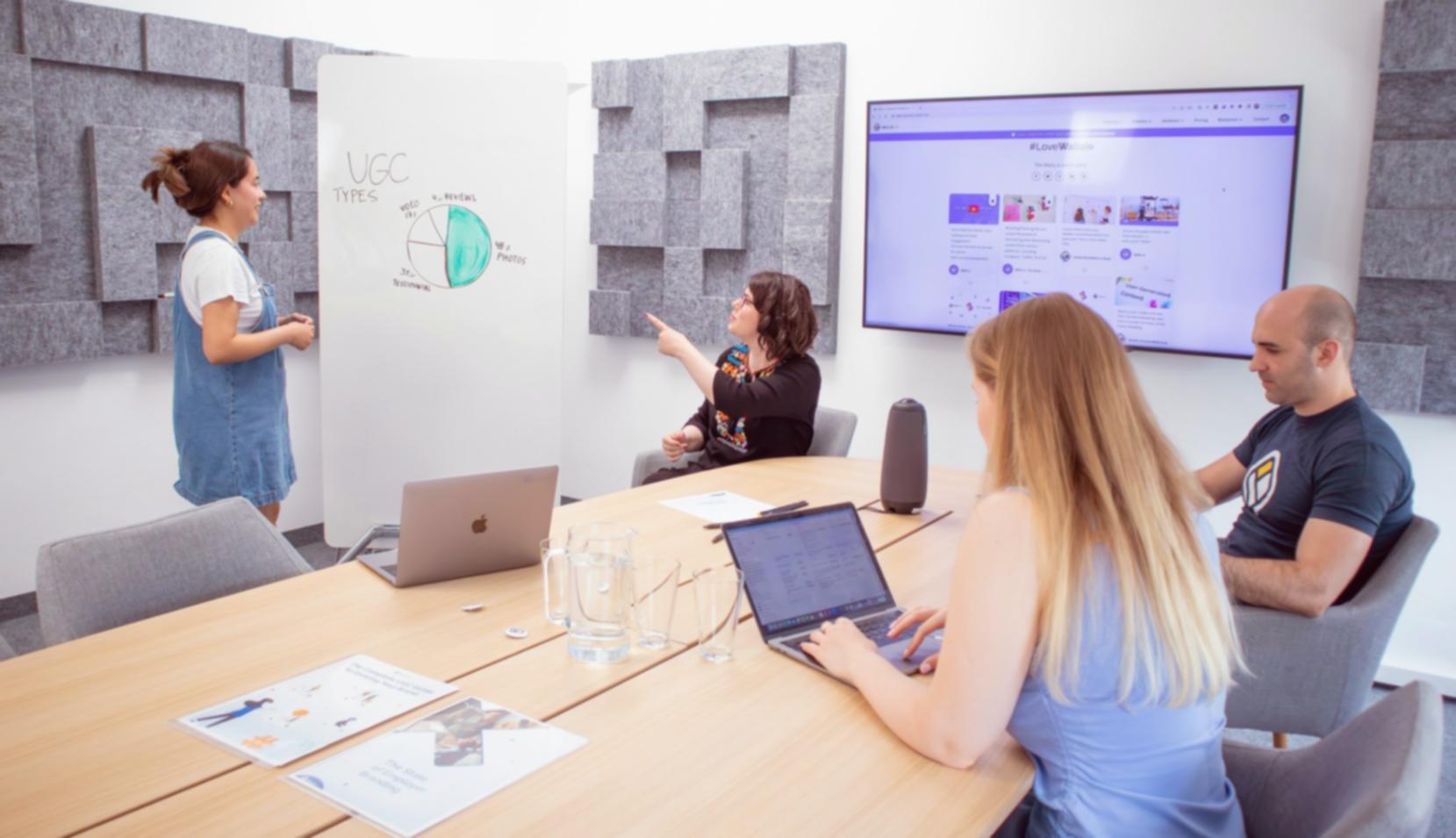 Participants en session d'apprentissage interactif